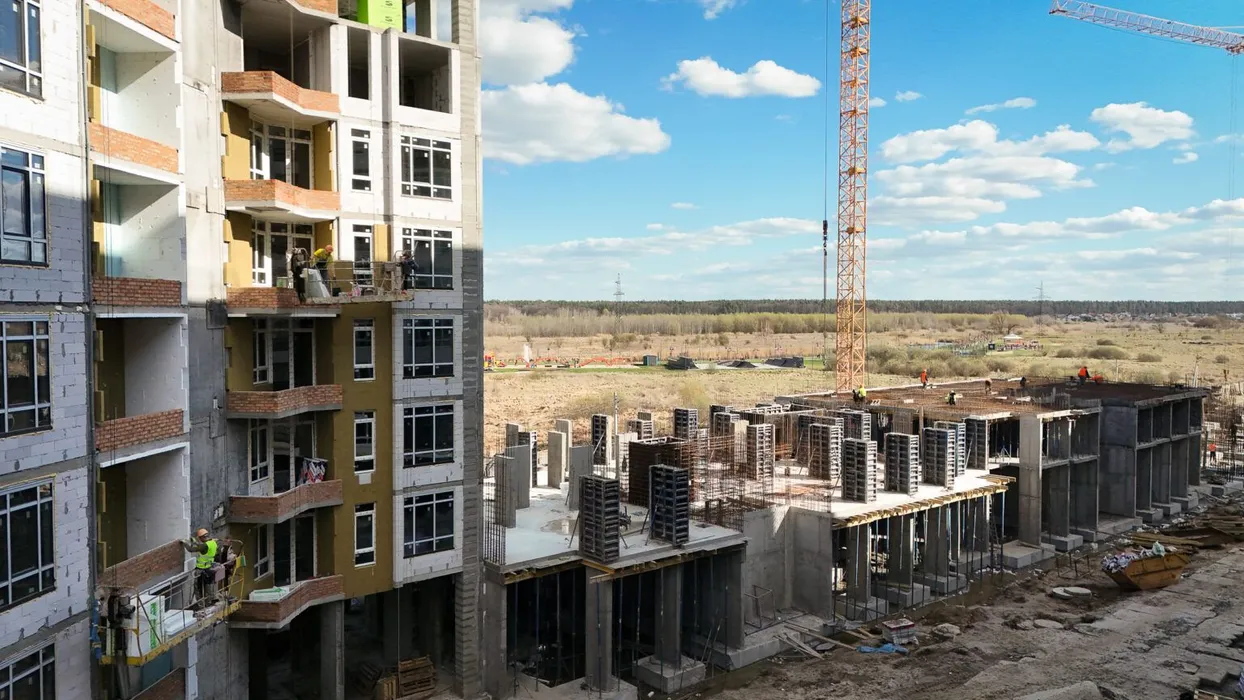 В Ірпені в ЖК Синергія Сіті стартували продажі квартир у новому будинку: що пропонують