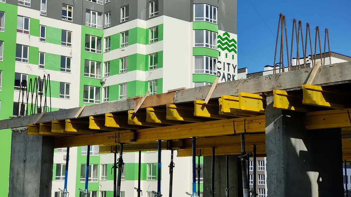 Готовність моноліту — до 60%. В другій черзі ЖК City Park продовжуються монолітні роботи