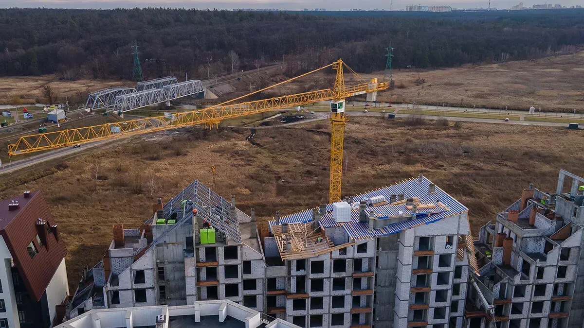 Продовжуємо будівництво скатних дахів у 15 та 16 будинках ЖК Синергія Сіті