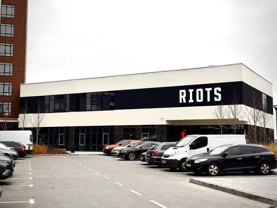В ЖК Синергия Сити открылся инновационный фитнес-клуб "RIOTS"