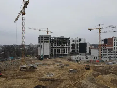В 20, 21 та 22 секції ЖК Синергія Сіті завершуємо фундаментні роботи та встановили баштовий кран