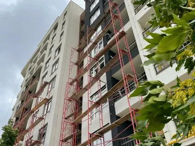 7 непростих місяців відновлення під час війни: які результати відбудови житлових комплексів Будівельної групи Синергія