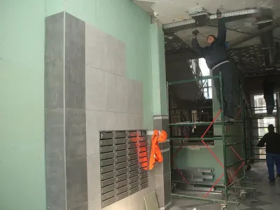Втілюємо в життя дизайнерські вхідні групи у 8-й секції ЖК Синергія Сіті