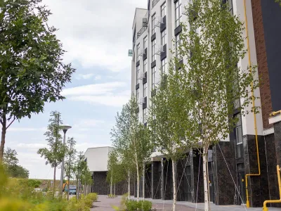 Качественное благоустройство в деталях: в курортном городке Синергия Сити создали новые зеленые зоны