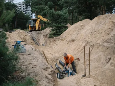 Прокладаємо водопровідні трубопроводи та напірний колектор з КНС в ЖК Green Side
