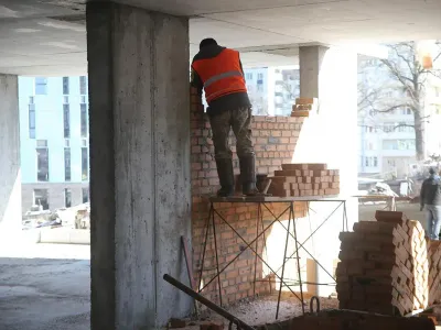 Розпочали зводити зовнішні та внутрішні стіни в 7 будинку ЖК Синергія 3+