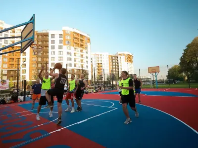 Спорт объединяет: десятки жителей, гостей и профессиональных спортсменов посетили Sport Week в ЖК Синергия Сити