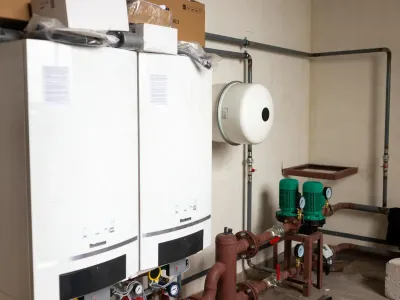 Начали монтировать тепловое оборудование Buderus в газовой котельной 12 дома ЖК Синергия Сити