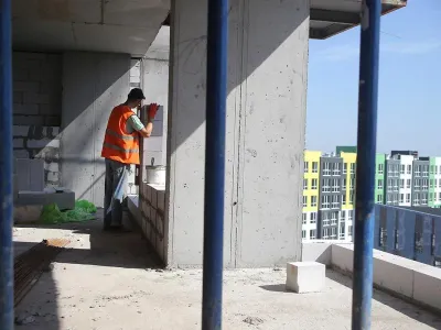 Продовжуємо класти стіни у 8-му будинку ЖК Синергія 3+