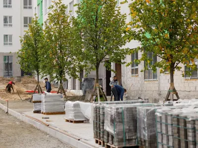 В другій черзі ЖК City Park триває благоустрій прибудинкової території