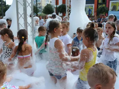 Пінний безліміт, крафтові коктейлі та зіркові гості: в ЖК Синергія 3 відбулася PINA SYNERGY PARTY