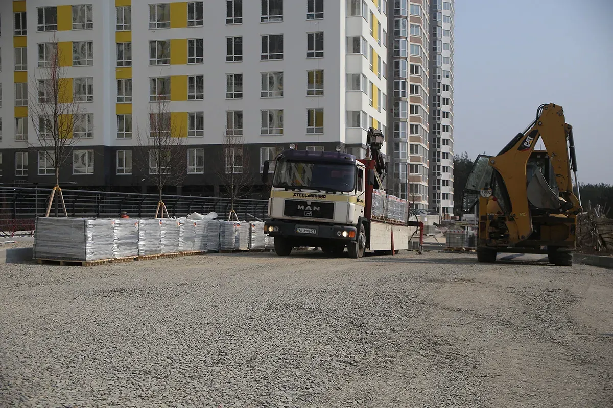 Ми не зупиняємося – на будівельних майданчиках  «Синергії» робота триває - 11