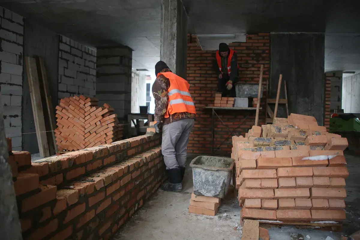 В 10 та 11 секціях ЖК Синергія Сіті розпочали кладкові роботи на другому поверсі - 2