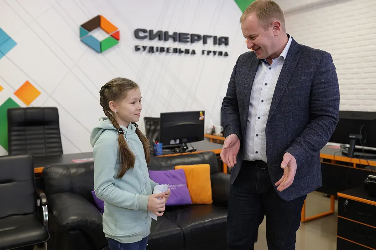 Гарно вчився — отримай грошову винагороду від Синергії! Ігор Оверко вже вп'яте привітав школярів-відмінників - 2