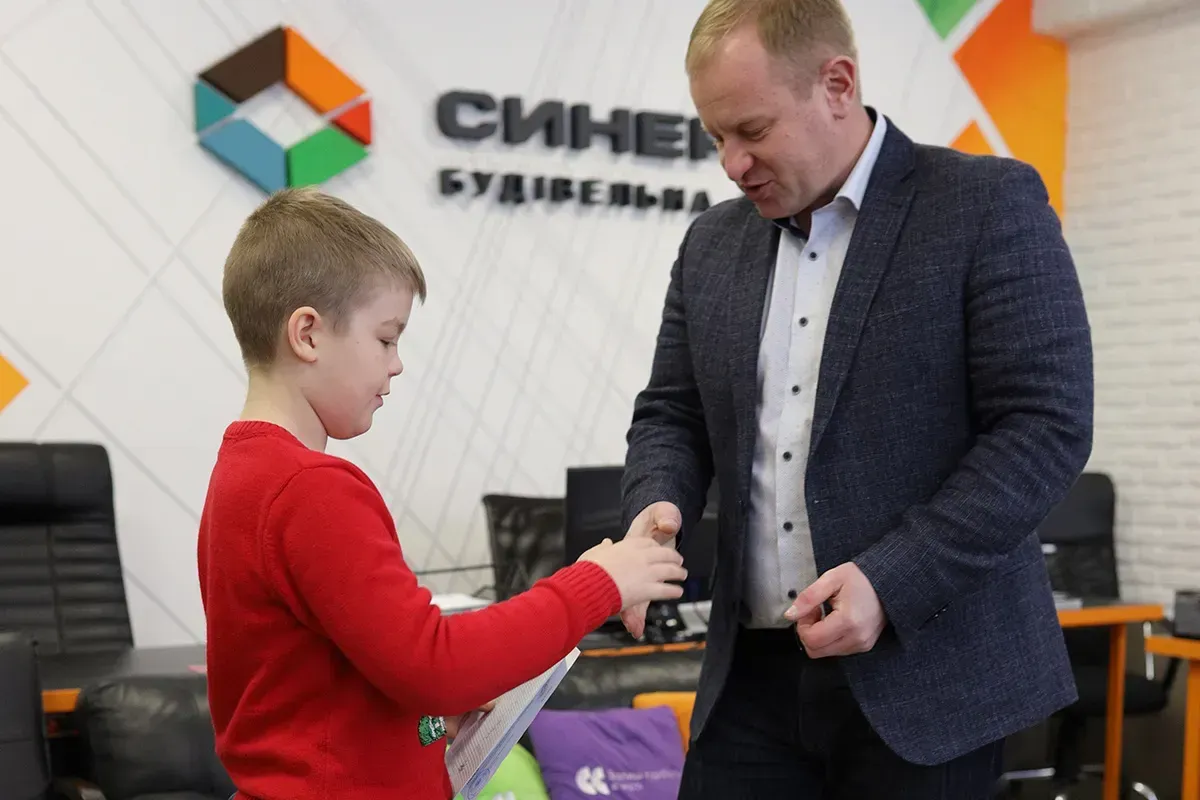 Гарно вчився — отримай грошову винагороду від Синергії! Ігор Оверко вже вп'яте привітав школярів-відмінників - 4