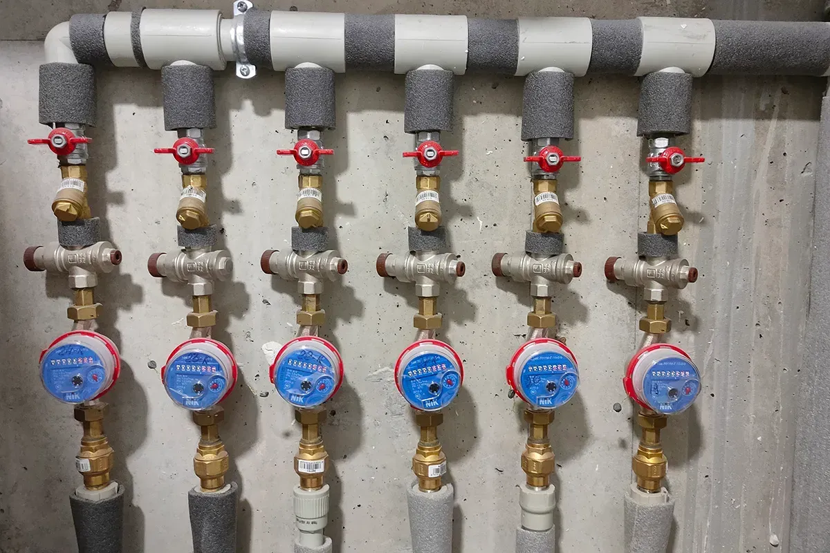 В 7, 8 та 9 секціях ЖК Синергія Сіті встановили лічильники на воду - 2