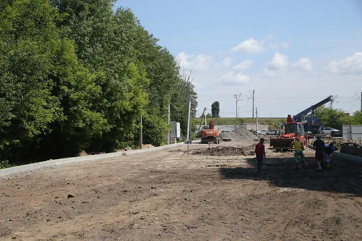 Тут затишний сквер для відпочинку. Продовжуємо роботи з благоустрою в ЖК Синергія Сіті  - 6