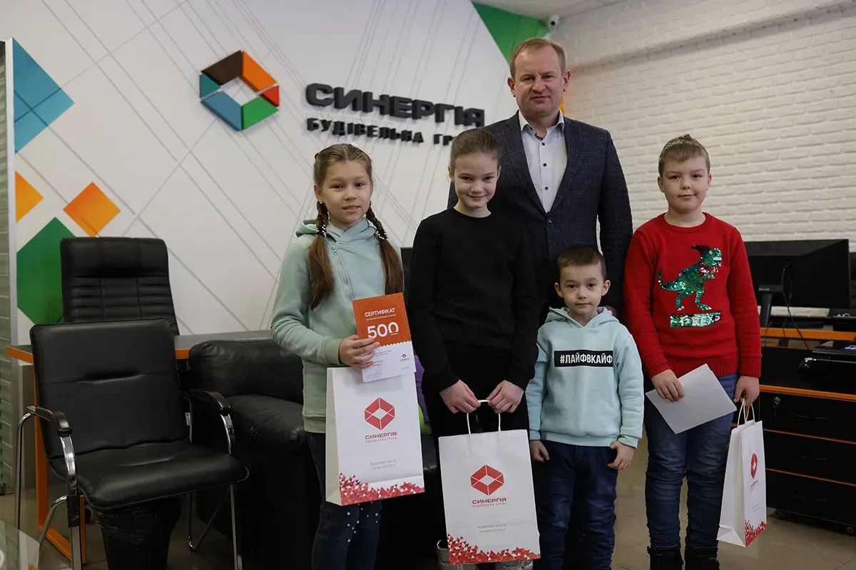 Гарно вчився — отримай грошову винагороду від Синергії! Ігор Оверко вже вп'яте привітав школярів-відмінників - 1