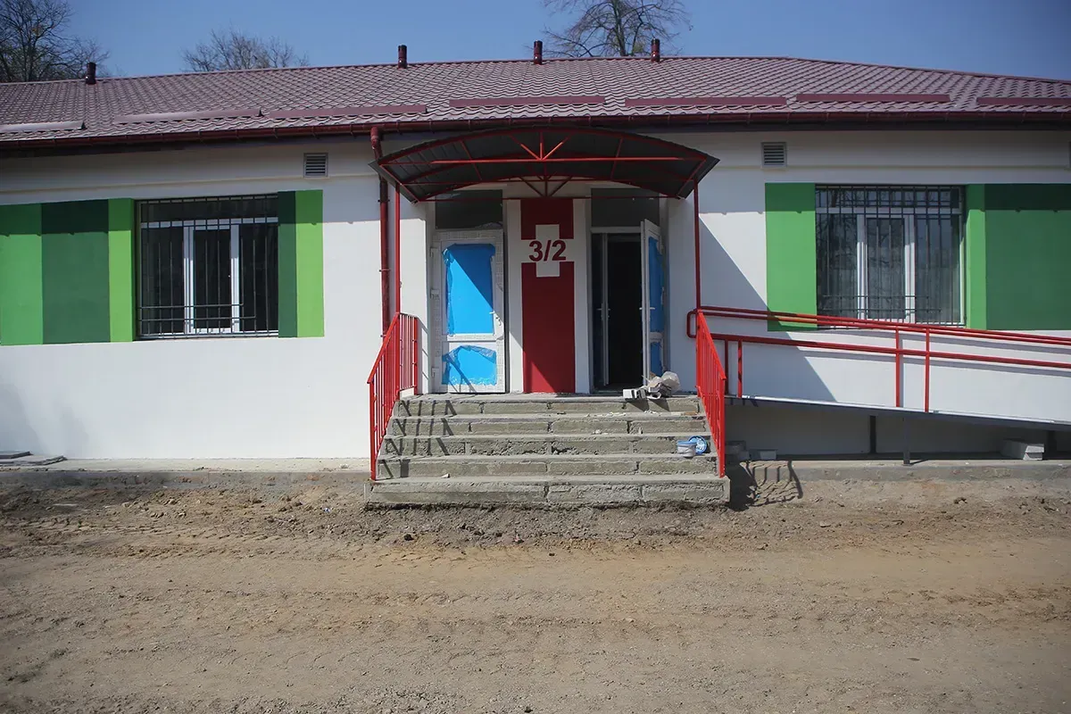 «Синергія» завершила ремонт фасаду інфекційного відділення Ірпінської лікарні - 3