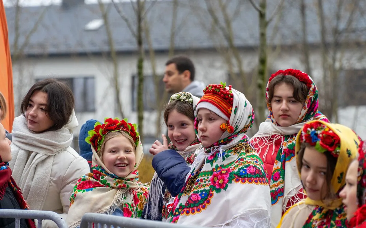 Конкурс колядок на Рождественской ярмарке Синергии: когда традиции звучат вживую - 3