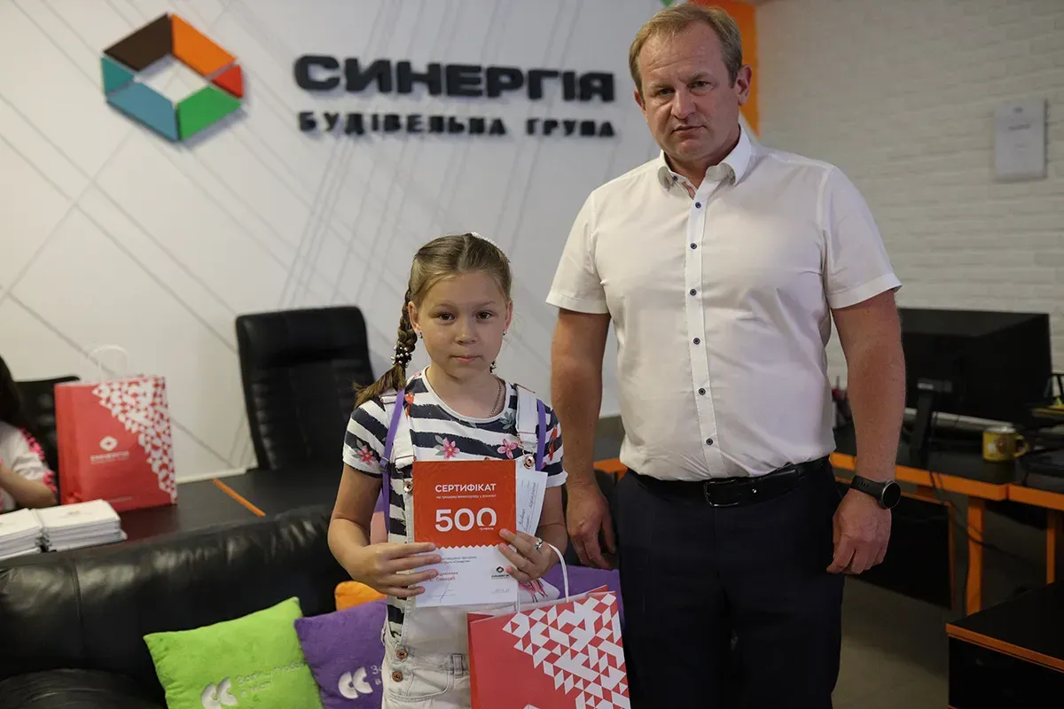 Ігор Оверко, директор Будівельної групи Синергія, привітав відмінників Синергії - 8