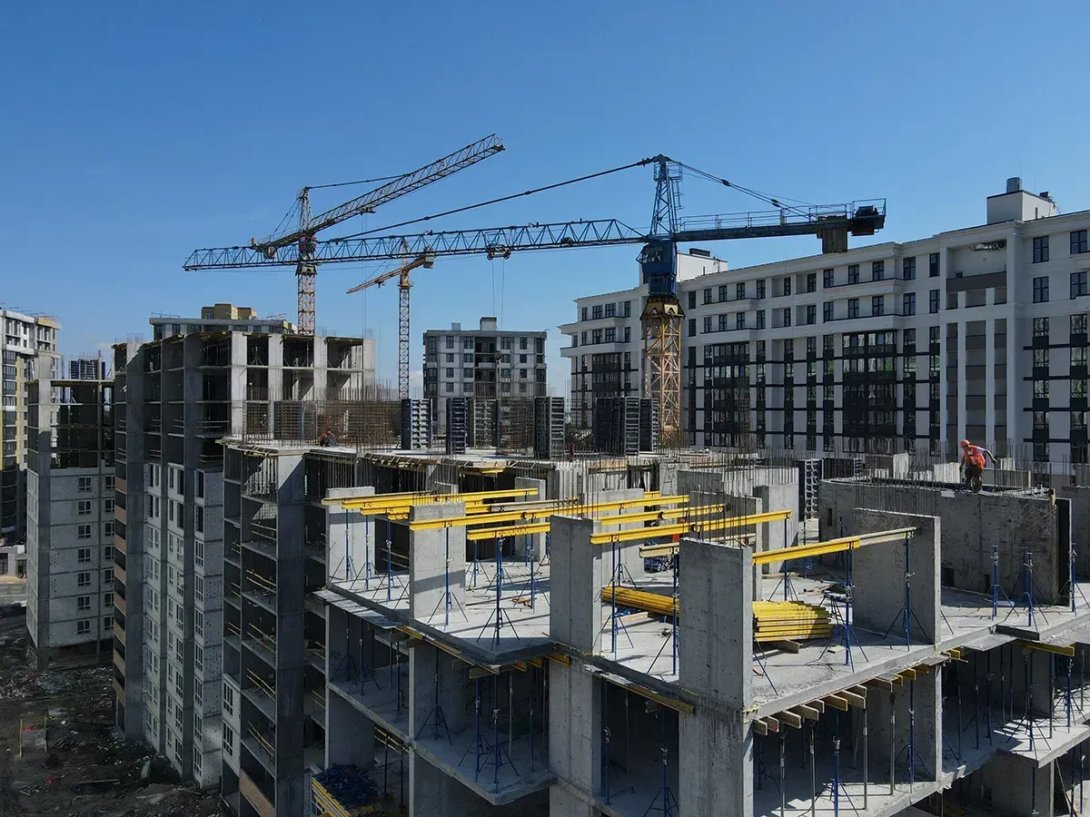 Ставимо енергоефективні вікна Rehau для комфортного життя біля парку. Ми розпочали скління 4-го будинку ЖК City Park II черга. - 2