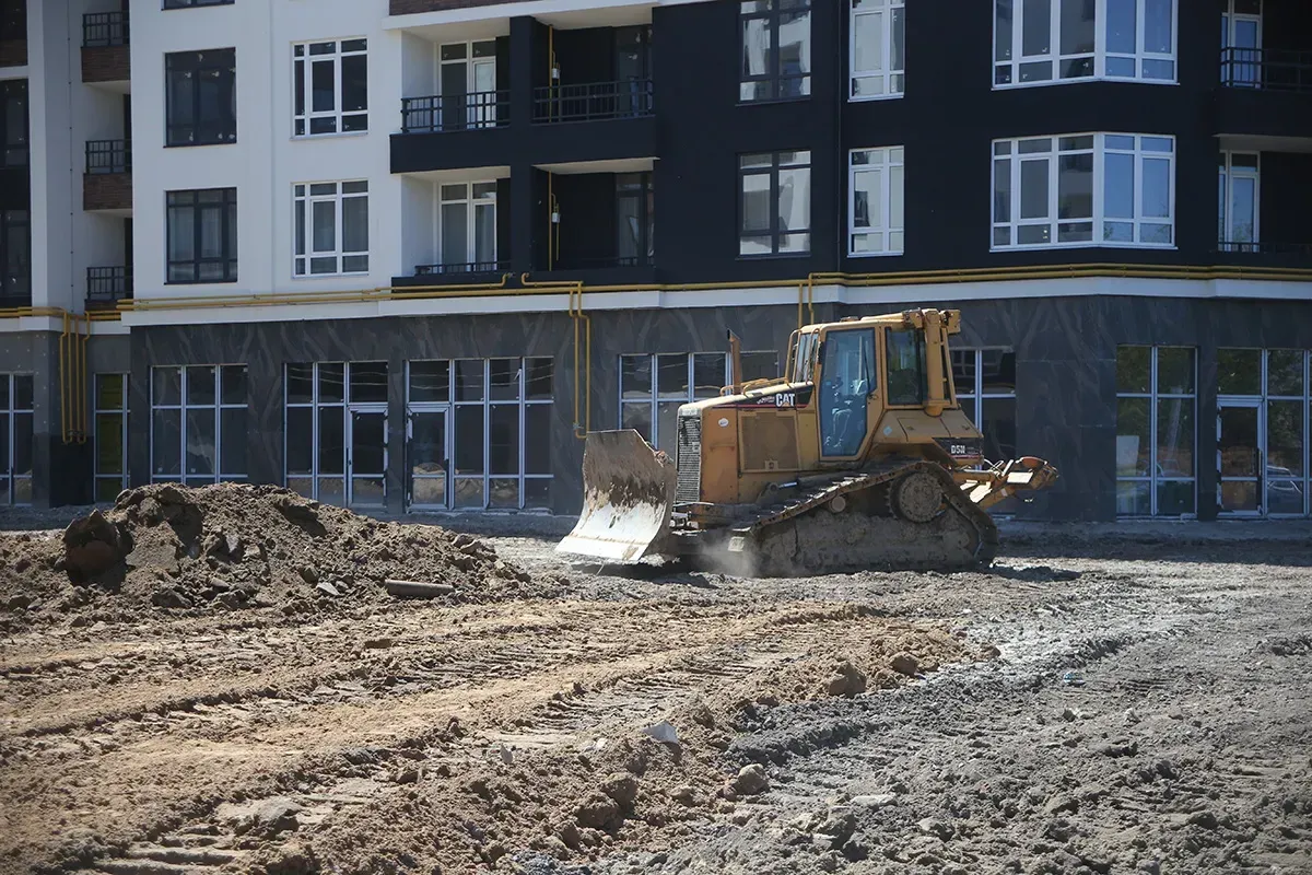 Починаємо ландшафтні роботи поруч з 7, 8 та 9-ю секціями ЖК Синергія Сіті - 2