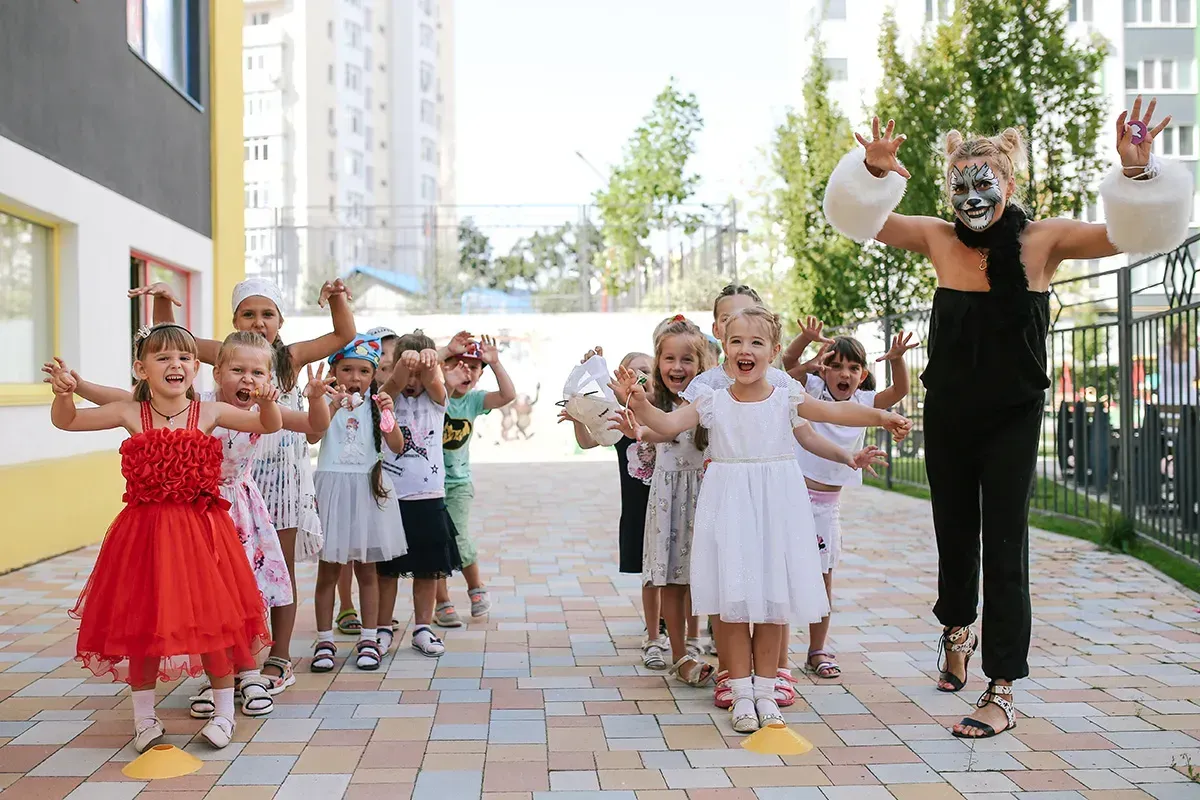 Будівельна група Синергія привітала діток дитячого садочку Колібрі з Днем знань! - 3