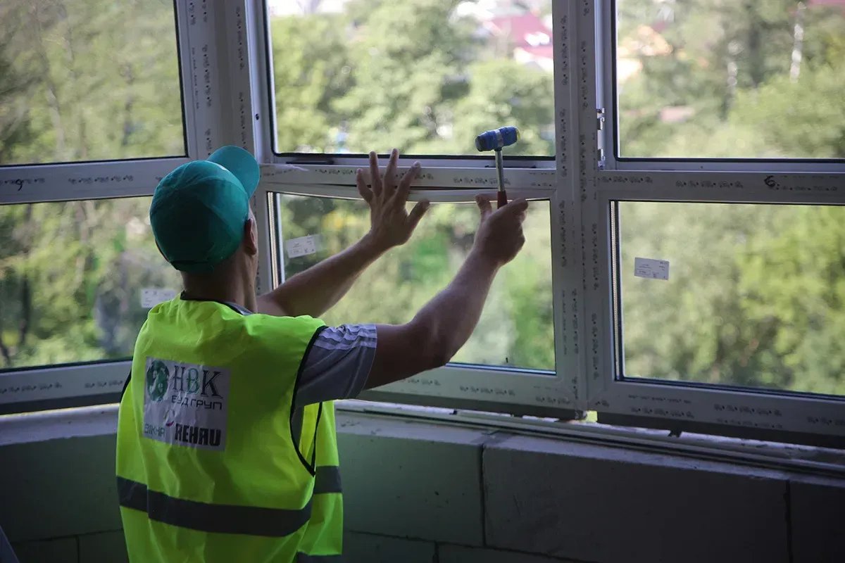 У житловому комплексі Синергія Сіті ставимо вікна для сучасного життя - 1